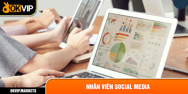 nhân viên social media